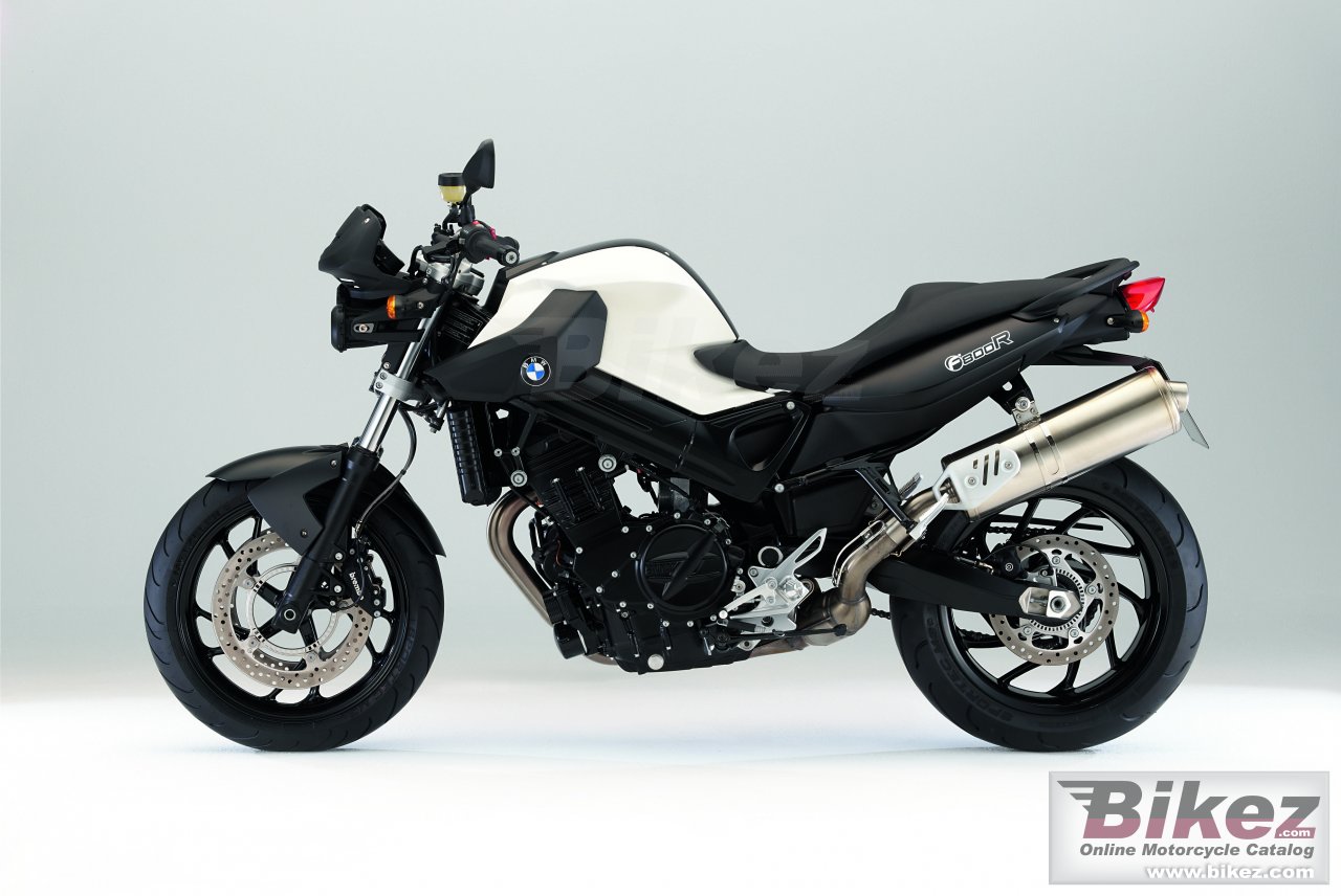 Big BMW f 800 r picture and wallpaper from Bikez.com
